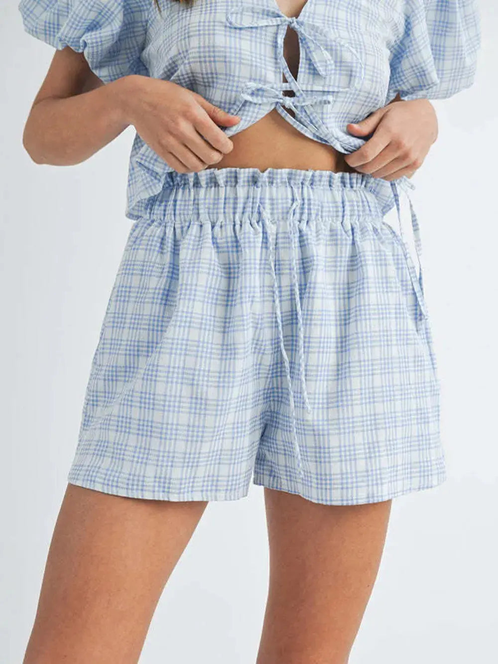 Ensemble haut à manches bouffantes et short à col en V eprolo