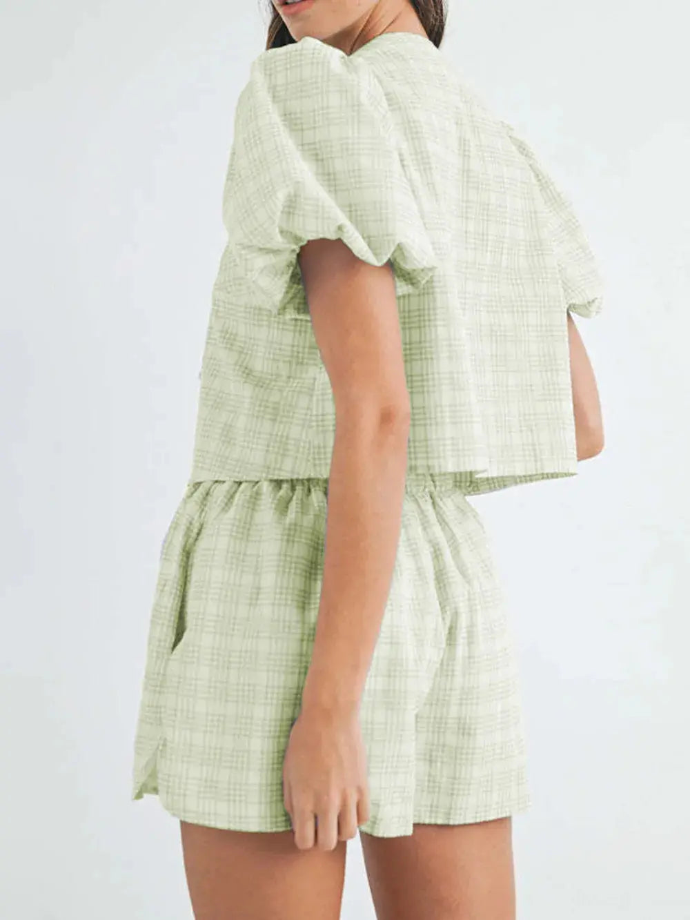 Ensemble haut à manches bouffantes et short à col en V eprolo