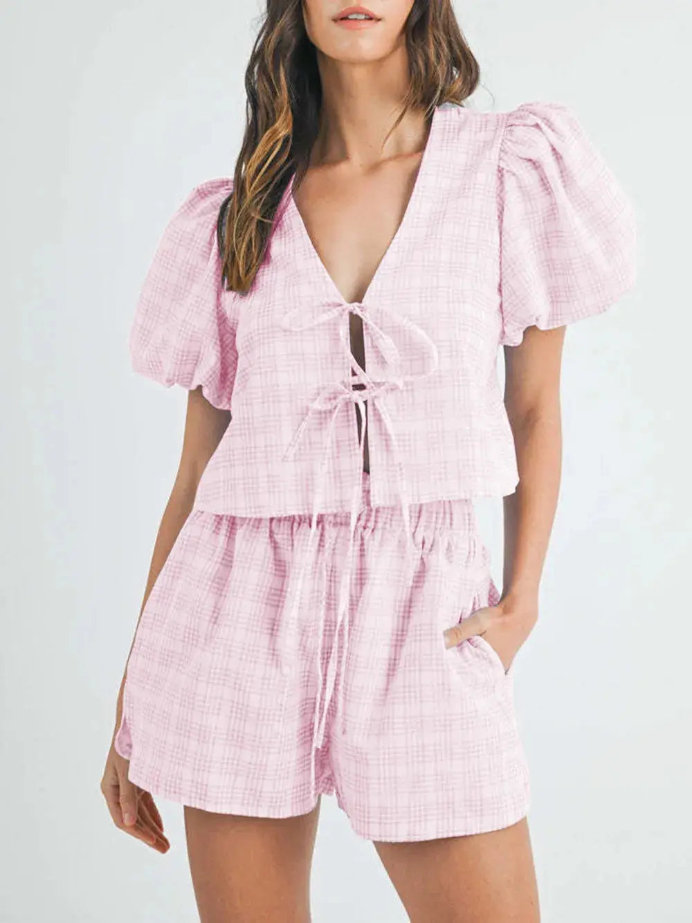 Ensemble haut à manches bouffantes et short à col en V eprolo