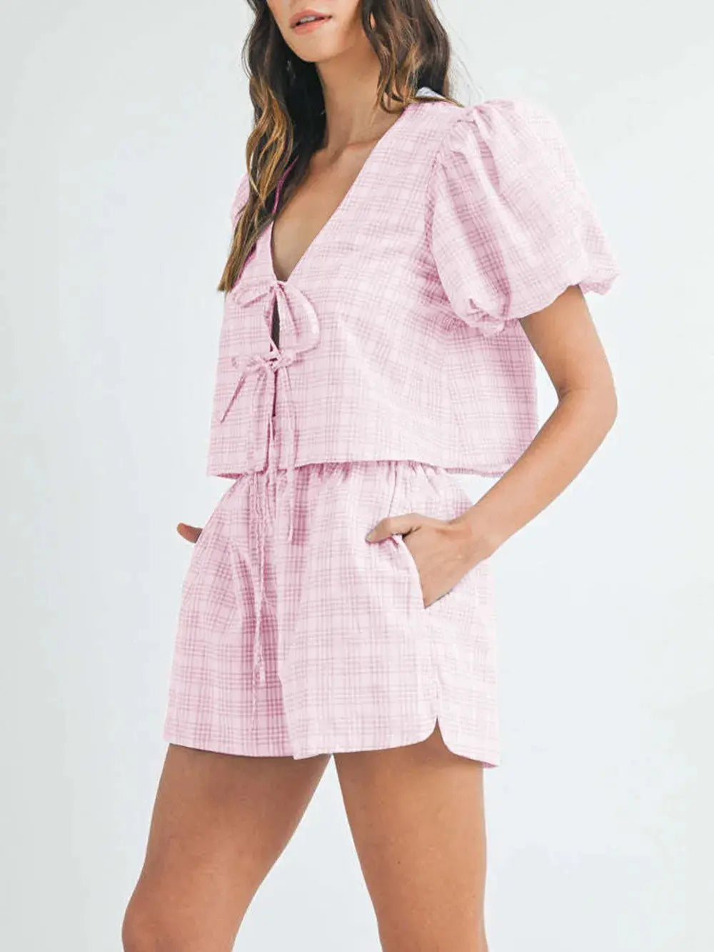 Ensemble haut à manches bouffantes et short à col en V eprolo
