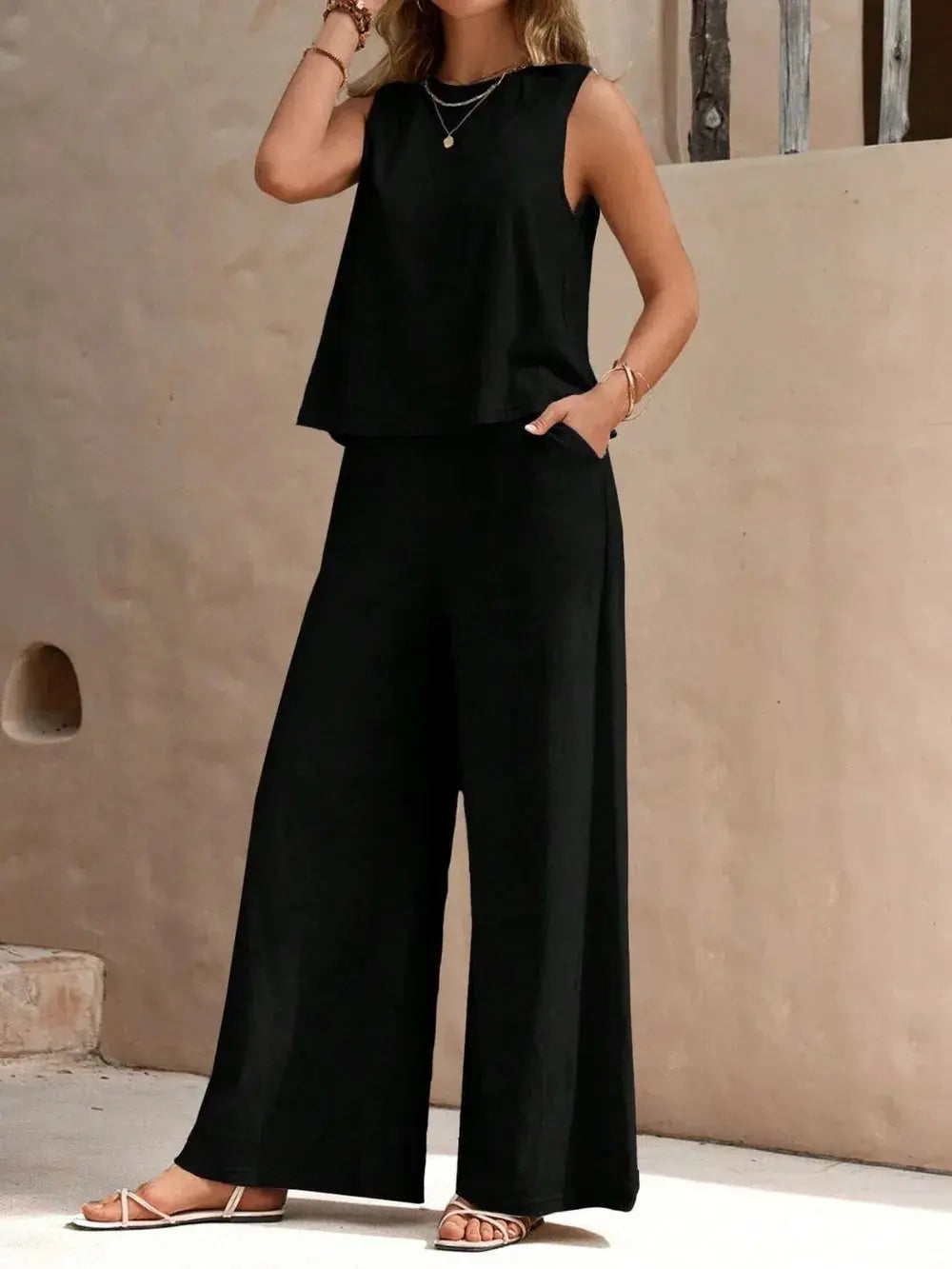Ensemble haut sans manches à col rond et pantalon large eprolo