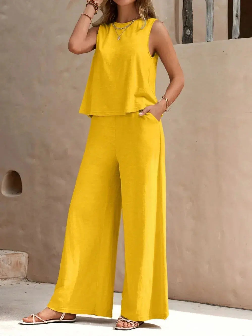 Ensemble haut sans manches à col rond et pantalon large eprolo