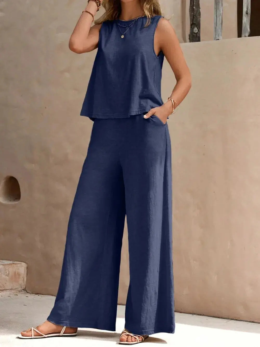 Ensemble haut sans manches à col rond et pantalon large eprolo
