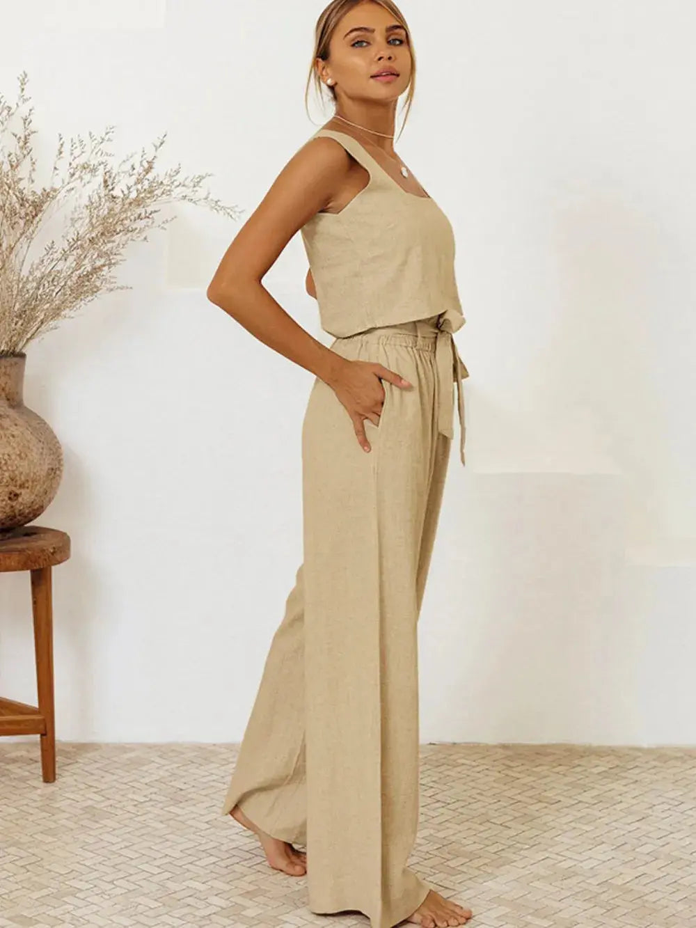 Ensemble haut sans manches et pantalon à col carré eprolo