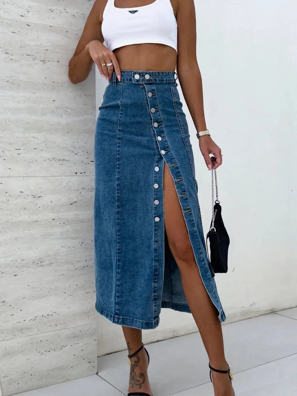 Jupe midi en jean fendue et boutonnée eprolo