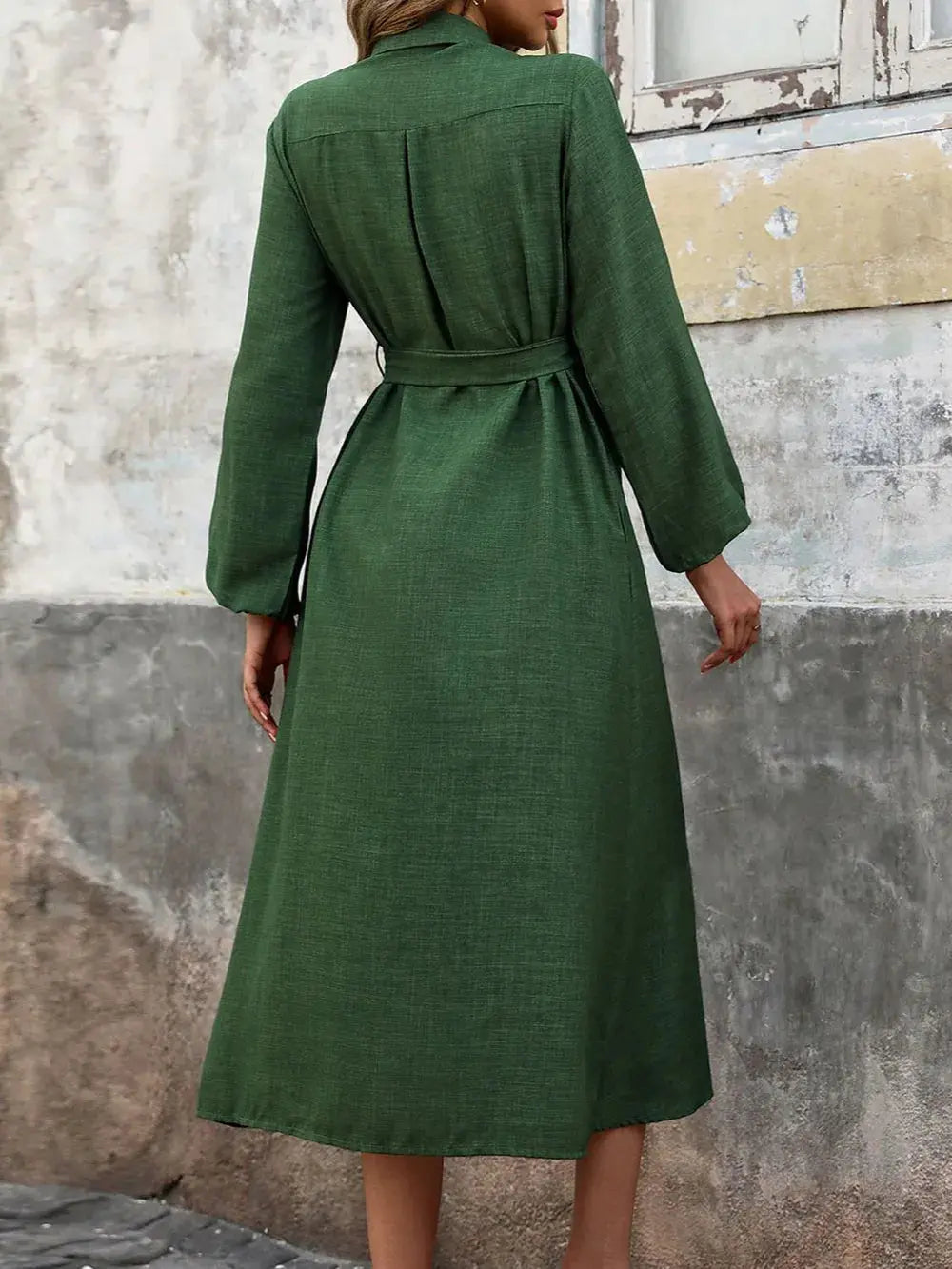 Robe chemise mi-longue à manches longues et col à revers eprolo