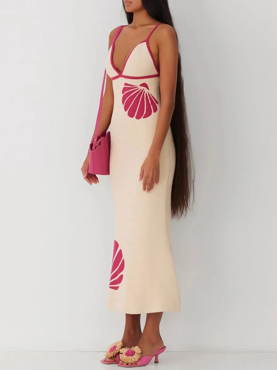 Robe longue Adélina, robe en tricot, sans manches, dos nu, col en V et imprimé coquillages. eprolo