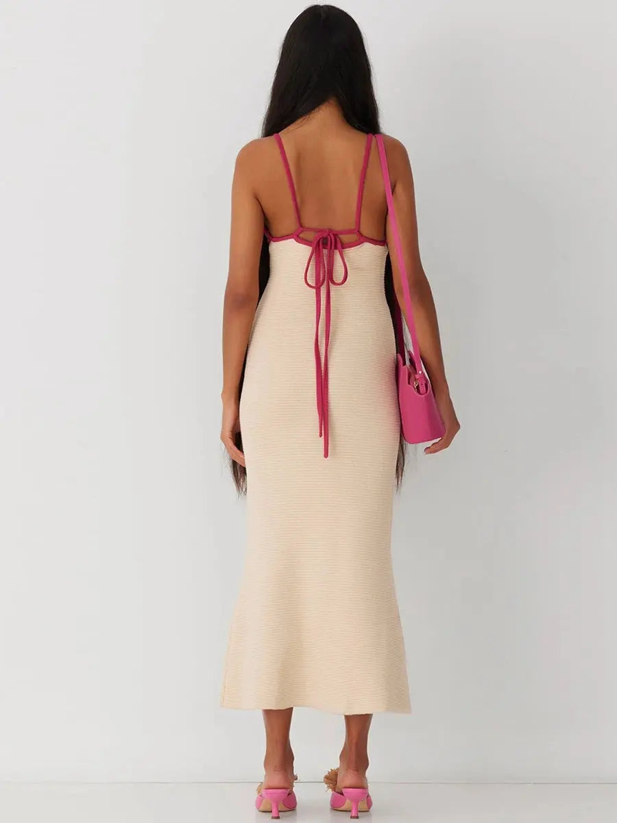 Robe longue Adélina, robe en tricot, sans manches, dos nu, col en V et imprimé coquillages. eprolo