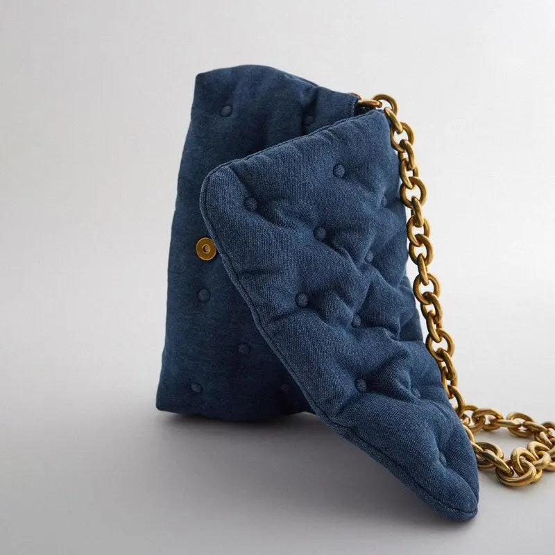 Sac à bandoulière en denim bleu foncé avec chaîne en métal épais, style rétro, grande capacité, boutons, carré, souple, tendance et décontr eprolo