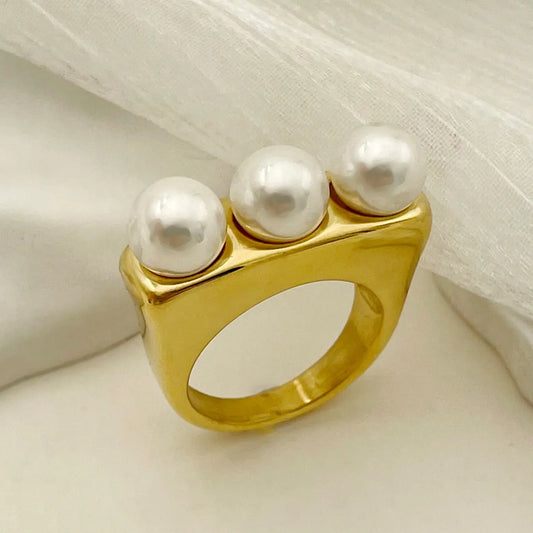 Bague légère en acier inoxydable au design rétro haut de gamme. eprolo