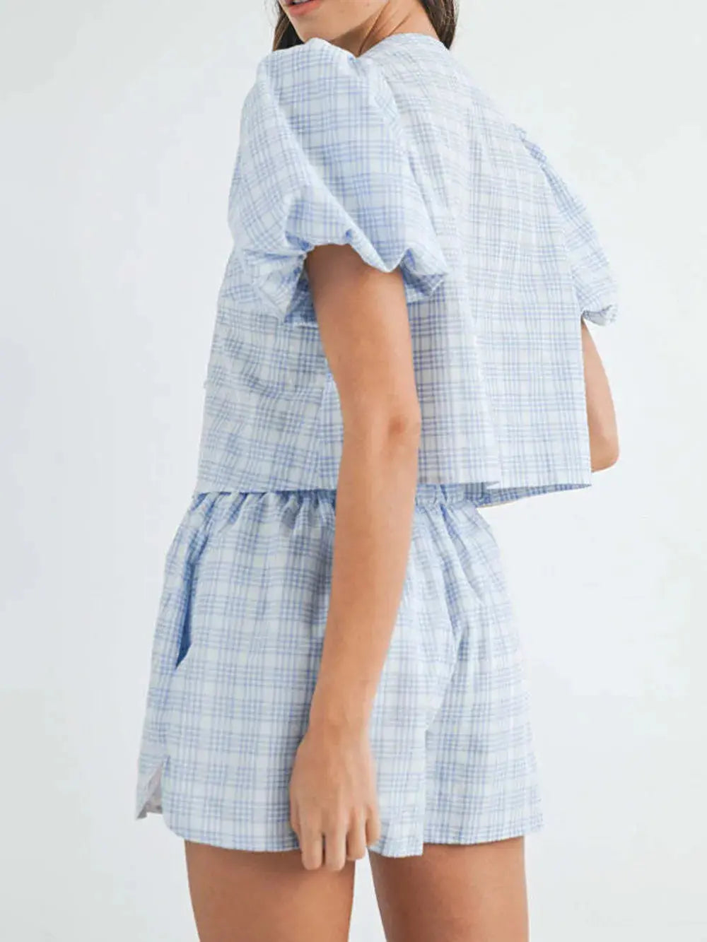 Ensemble haut à manches bouffantes et short à col en V eprolo