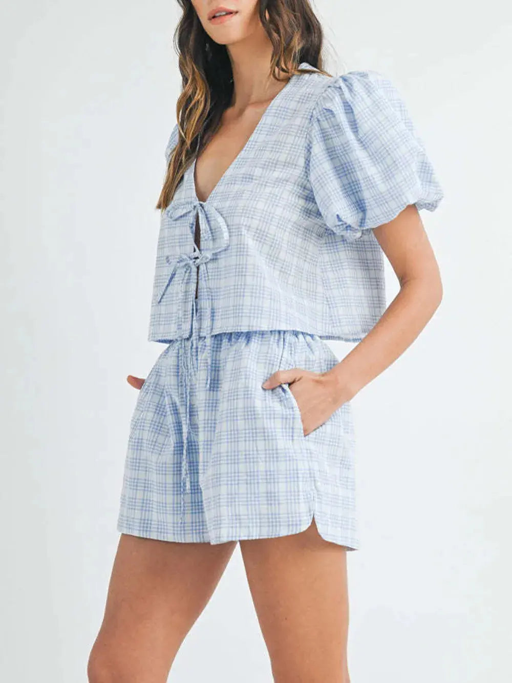 Ensemble haut à manches bouffantes et short à col en V eprolo
