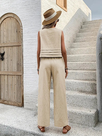 Ensemble haut sans manches à col rond et pantalon large. eprolo