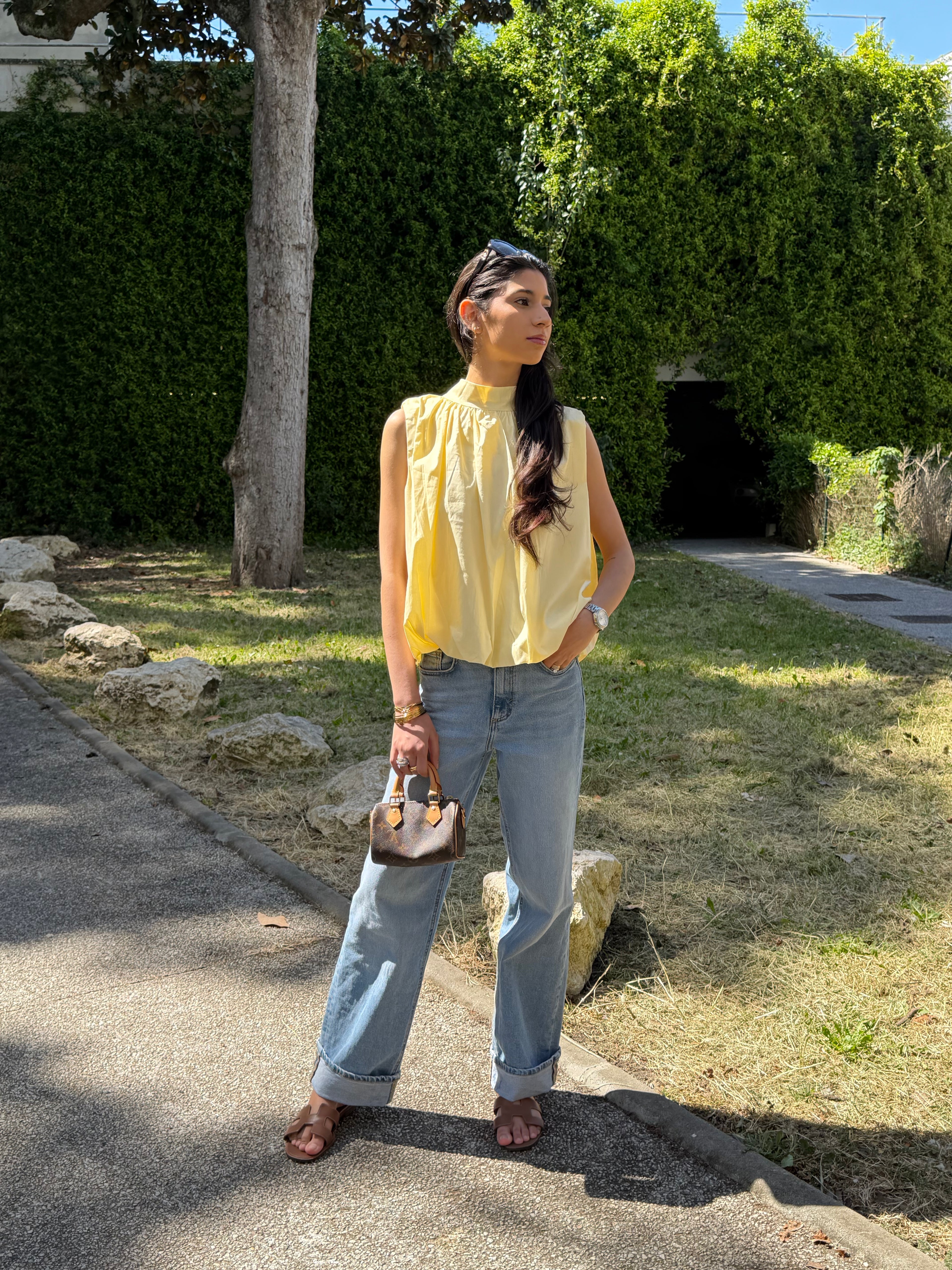 Blouse Ana jaune, sans manches et dos nu à nouer