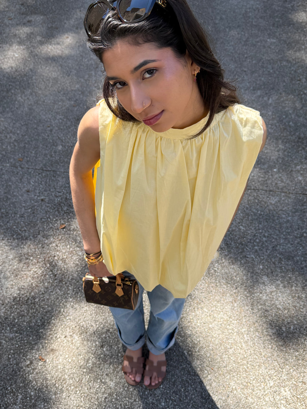 Blouse Ana jaune, sans manches et dos nu à nouer