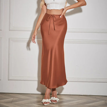 Jupe longue en satin, jupe taille haute nouée avec cordon de serrage. eprolo