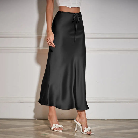 Jupe longue en satin, jupe taille haute nouée avec cordon de serrage. eprolo