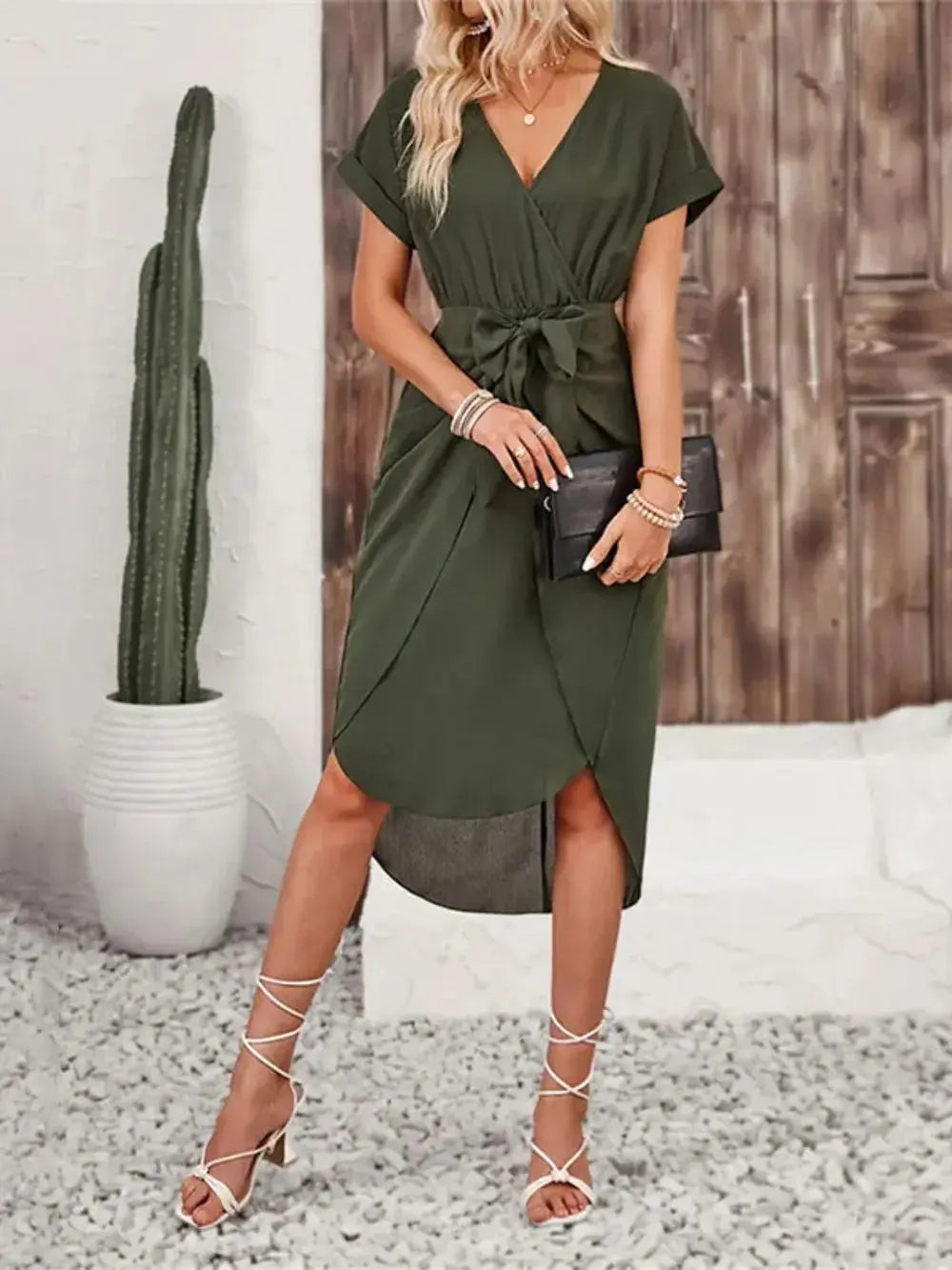 Robe à manches courtes avec surplis noué eprolo