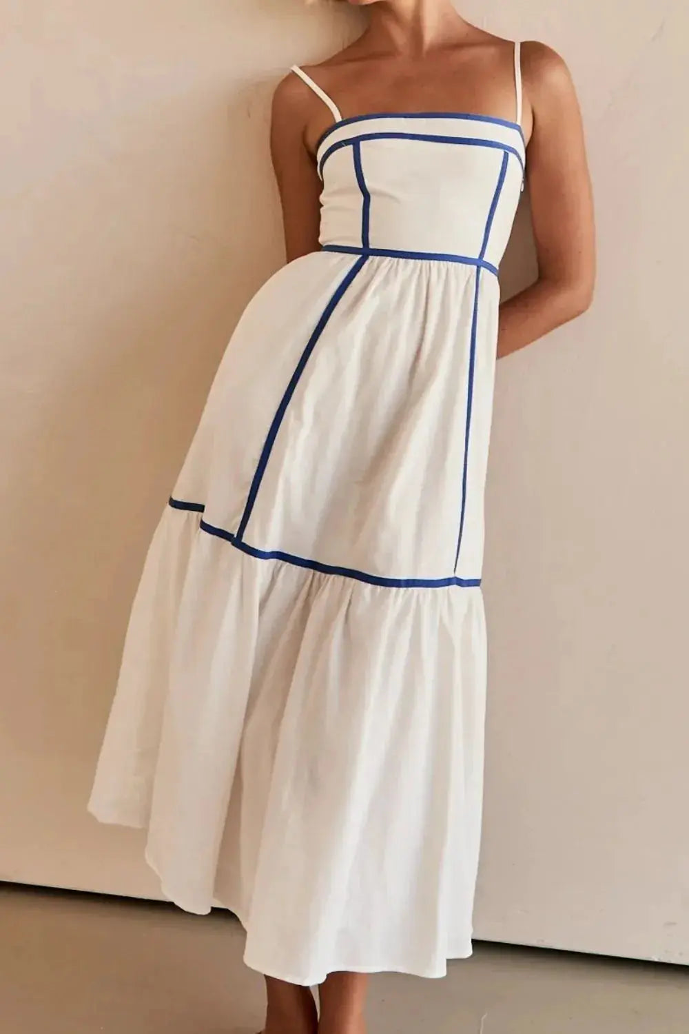 Robe caraco mi-longue à col carré et bordure contrastante eprolo