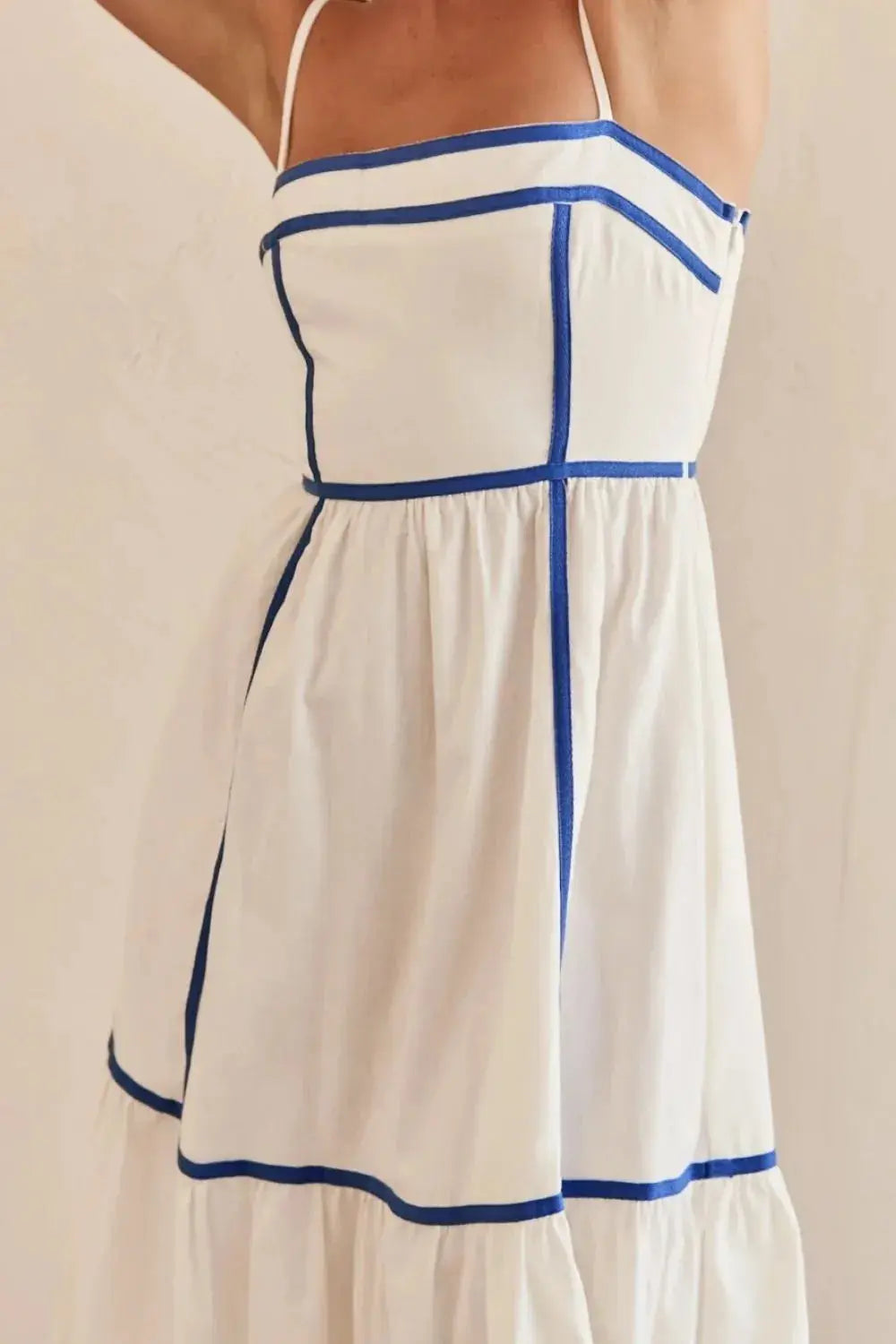 Robe caraco mi-longue à col carré et bordure contrastante eprolo