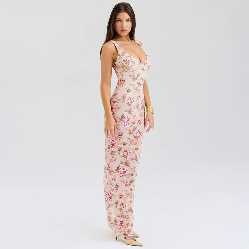 Robe longue Ariana, coupe ajustée, imprimé floral, décolleté en V profond. eprolo