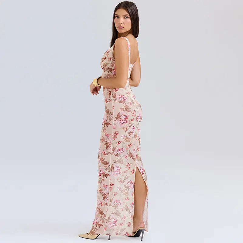 Robe longue Ariana, coupe ajustée, imprimé floral, décolleté en V profond. eprolo