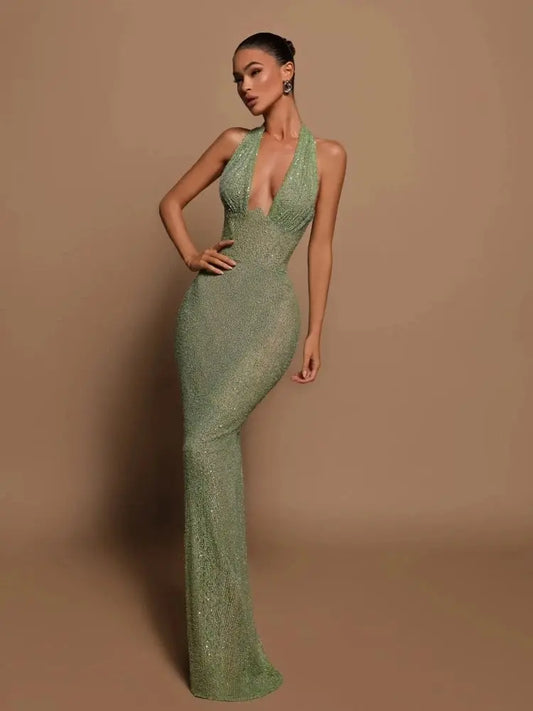 Robe longue Jenna, robe moulante pailletée, décolleté en V profond et dos nu. eprolo