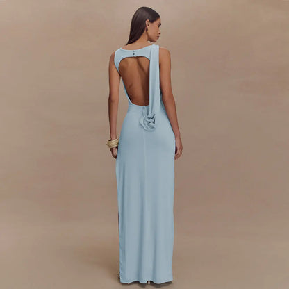 Robe longue Maéva, col rond et dos nu, sans manches, plissées , fendue et ajustée. eprolo