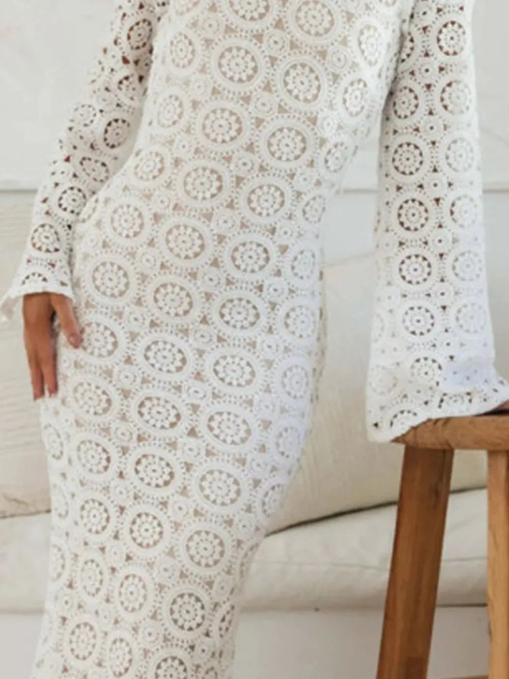 Robe longue Miel dos nu en dentelle à col rond et manches évasées eprolo