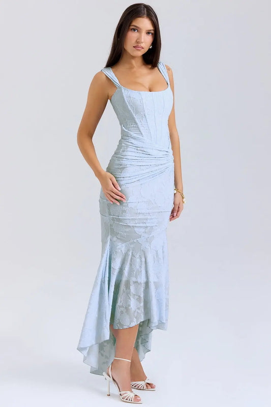 Robe longue Suzane, robe sirène à col carré, sans manches, en dentelle. eprolo