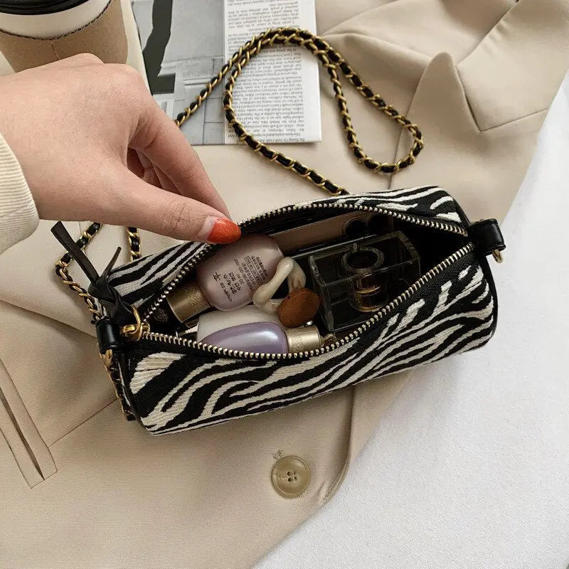 Sac à main, à bandoulière à rayures zébrées, forme de cylindre, petite chaîne, en coton. eprolo