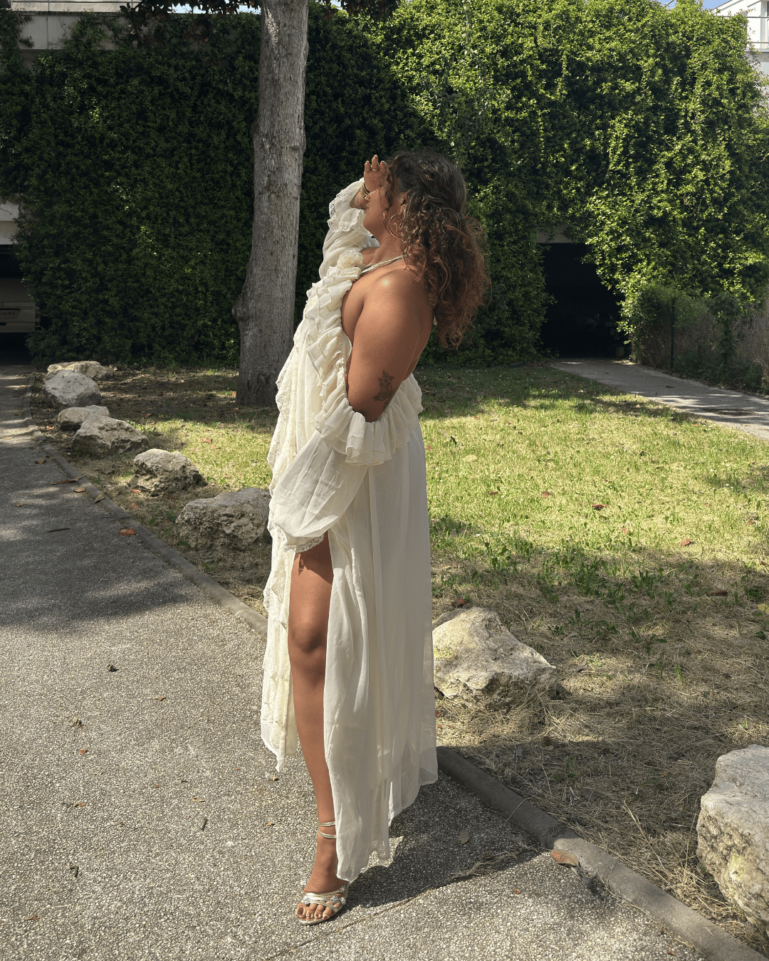 Robe Héléna beige, dos nu et manches longues