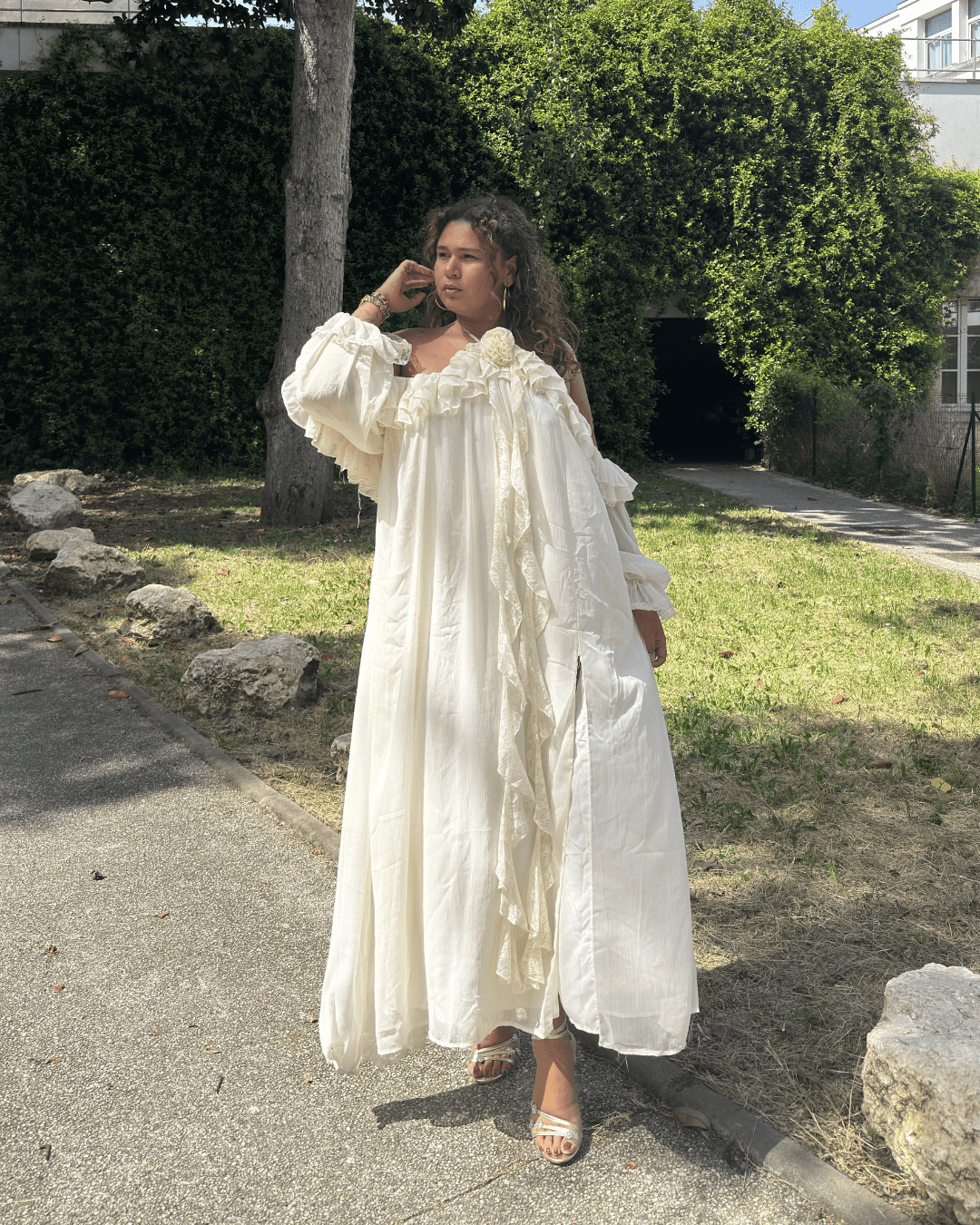 Robe Héléna beige, dos nu et manches longues