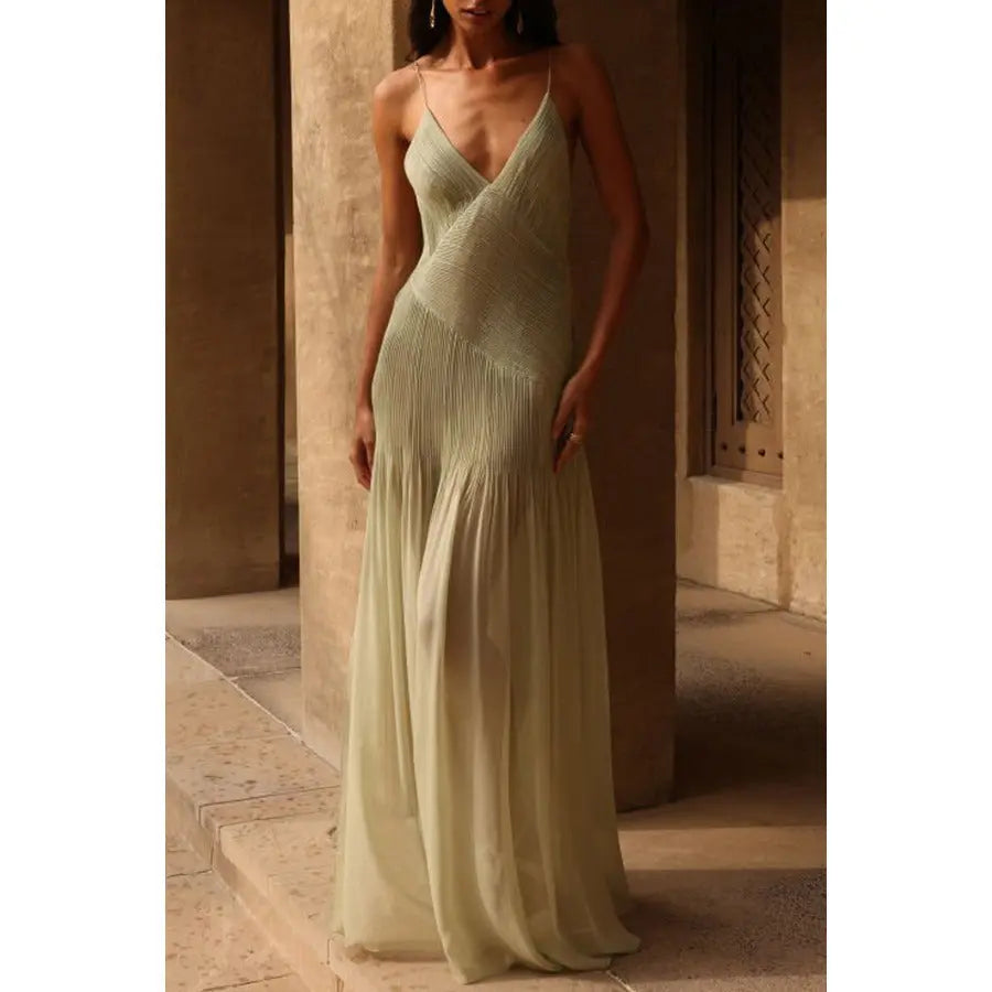robe longue sans manches, transparente et fendue. eprolo