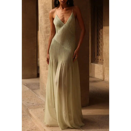 robe longue sans manches, transparente et fendue. eprolo